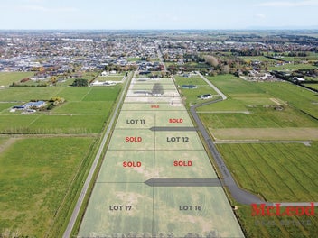 Fully Serviced Lifestyle - 30 Meadowlands Green