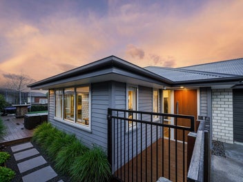 Modern 3 Bedroom Home in the Heart of Pegasus!