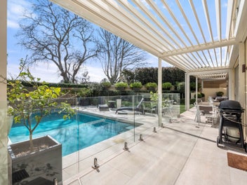 The Ultimate Remuera Downsize – Masonry Elegance