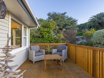 Cosy Weatherboard Cracker