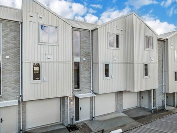 Brand New Bespoke Townhouse
