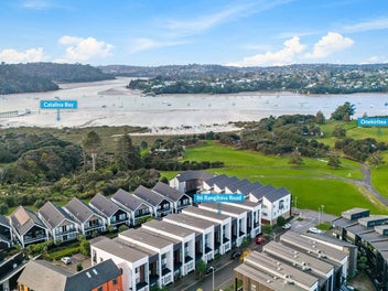 On the exclusive edges of Onekiritea Park