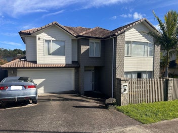 MORTGAGEE AUCTION - Huge family home!
