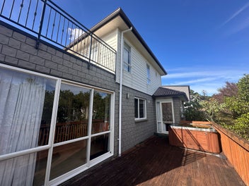 MORTGAGEE AUCTION - Huge family home!