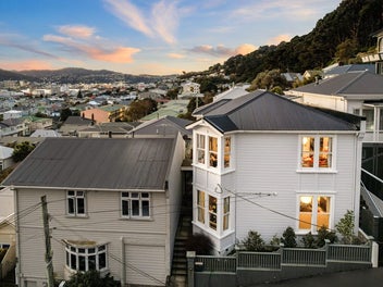 Classic Villa, Prime Location!