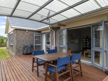 LOVE THE SPACE, LIVE THE LIFESTYLE!