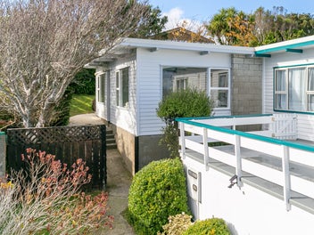 Freshly Renovated, Maungaraki Move In Ready!