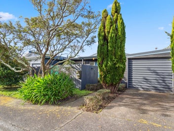 Deceased Estate–Deadline Sale 4pm Thursday...
