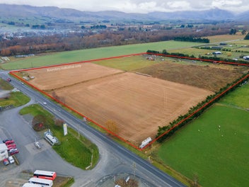 Corner Clayton Road & SH 79