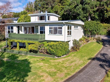 Dual opportunity - charming home & future dream!