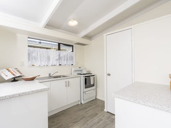 Sunny & Affordable in Te Kamo!