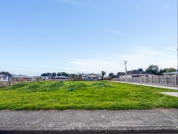 Create Your Dream Home in Otaki's Ideal Location!