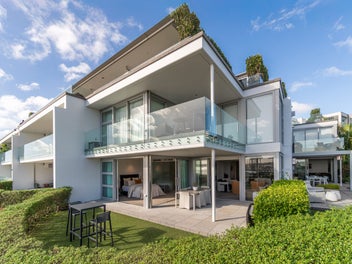 Garden Apartment in Prestigious Parnell