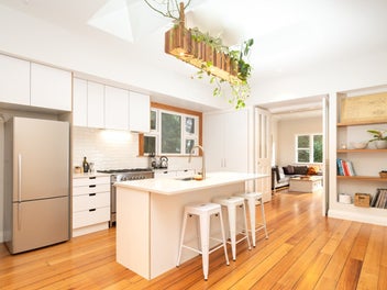 STYLISH ENTERTAINING MADE EASY