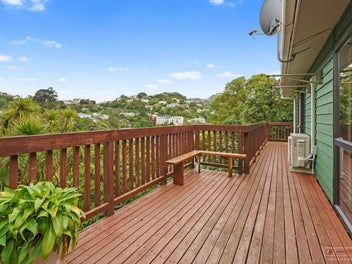 SUNNY & SPACIOUS 5-BEDS IN KELBURN
