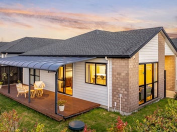 Off to Ozzie, Flights Booked – MUST SELL