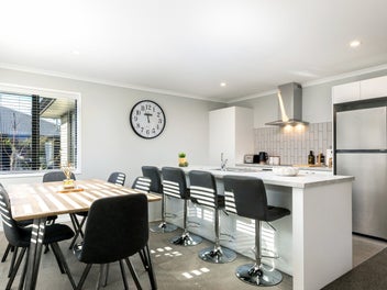Easy care smart new build – impeccable finish