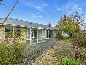 Spacious Home with Incredible Potential!