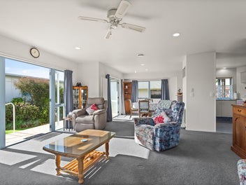 Comfort and Charm in Coopers Beach