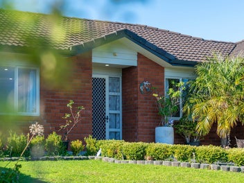 Single-Level Brick & Tile