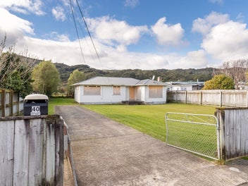 Unlock Potential: Transform This Wainuiomata Gem!