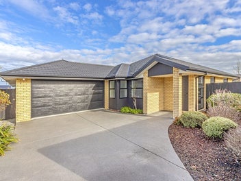 PRICE REDUCED! - Stylish, Sunny & Spacious
