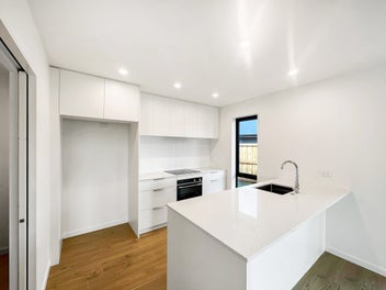 Sun-Drenched Style with Smart Design