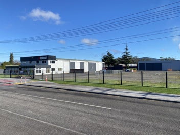 Image 1 of 7