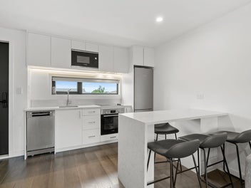 Fully Furnished - Vendor Moving Overseas