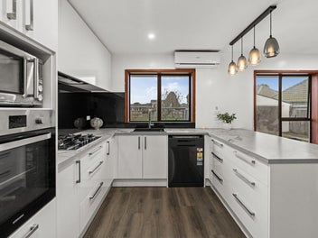 Big Section, Cozy Living & Burnside High Zone