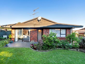New Listing Alert in Botany Downs!