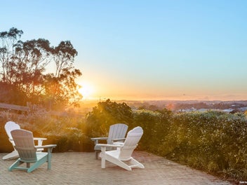 TWO HOMES, ONE EXCEPTIONAL LIFESTYLE – Country...