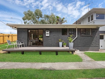 Urgent Sale! Bring me an Offer!