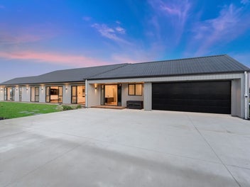 6 Peet Row - Luxury, Space, and Lifestyle