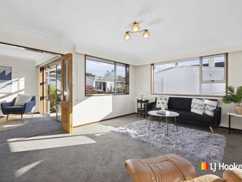 Great Location – Spacious Townhouse - Offers inv
