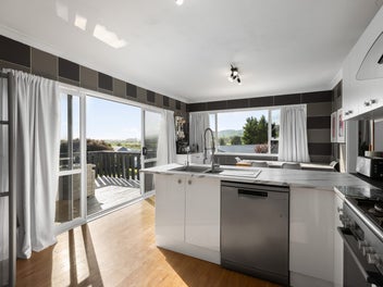 Family home with Extras!