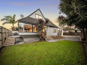 Charming Family Home in a Quiet Cul-de-Sac