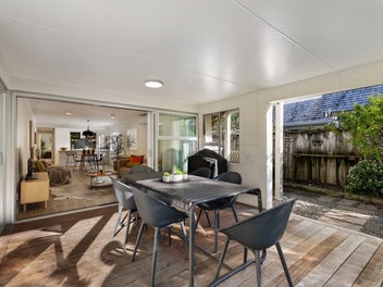 Renovated freehold Kohi Beach Gem