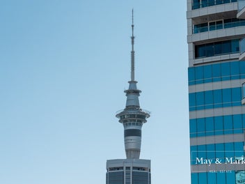 2 Beds 'Volt' bank-friendly