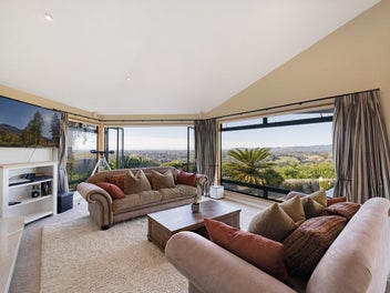 Luxury Lifestyle with Panoramic Views