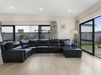 Effortless Family Living in Karaka Lakes