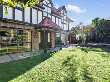 AUCTION THIS WEEK - Perfect Family Haven