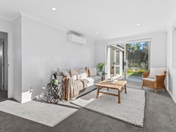 Sunny, Spacious & Central - Your Lifestyle Awaits
