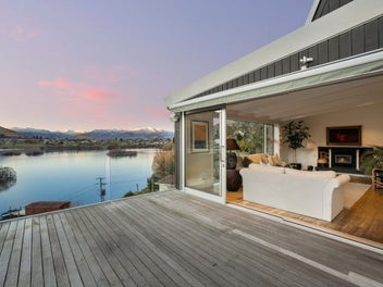 Cinematic views and lakefront access