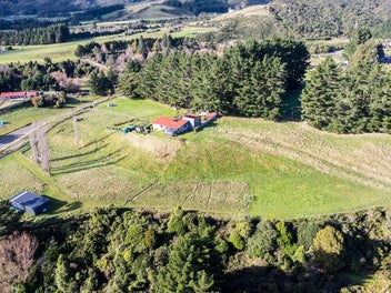 Views, Space & a Lifestyle Worth Moving For