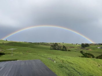 GOOD COUNTRY LIVING