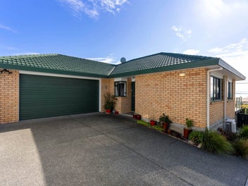 Sea Views, Solid Build, Stellar Location