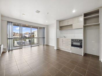Charming Urban Apartment with Spectacular City...