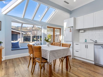 Sun, Surf & Effortless Living In Sumner