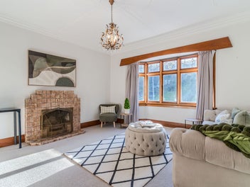Stand-out family living, location & character